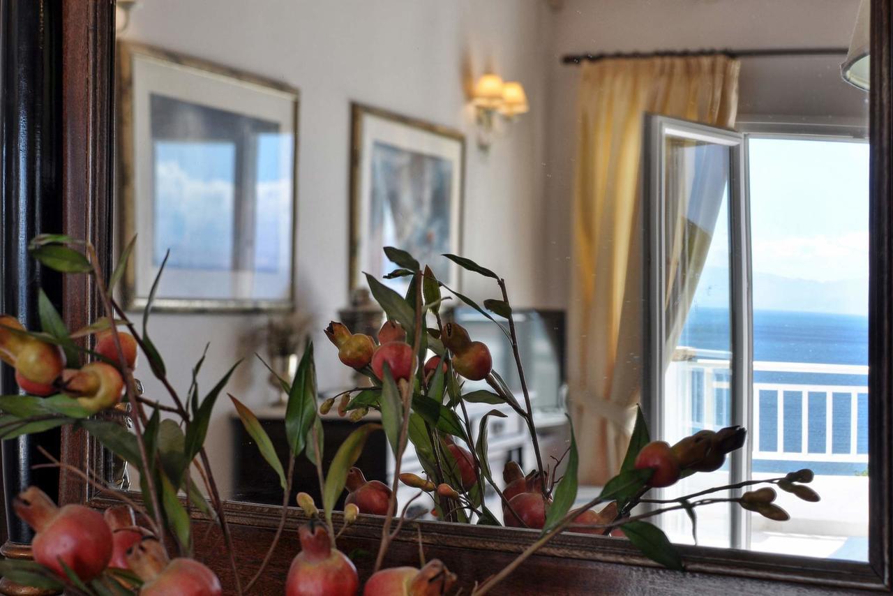 Veroniki Penthouse Deluxe Apartment Agios Ioannis Peristerion Buitenkant foto